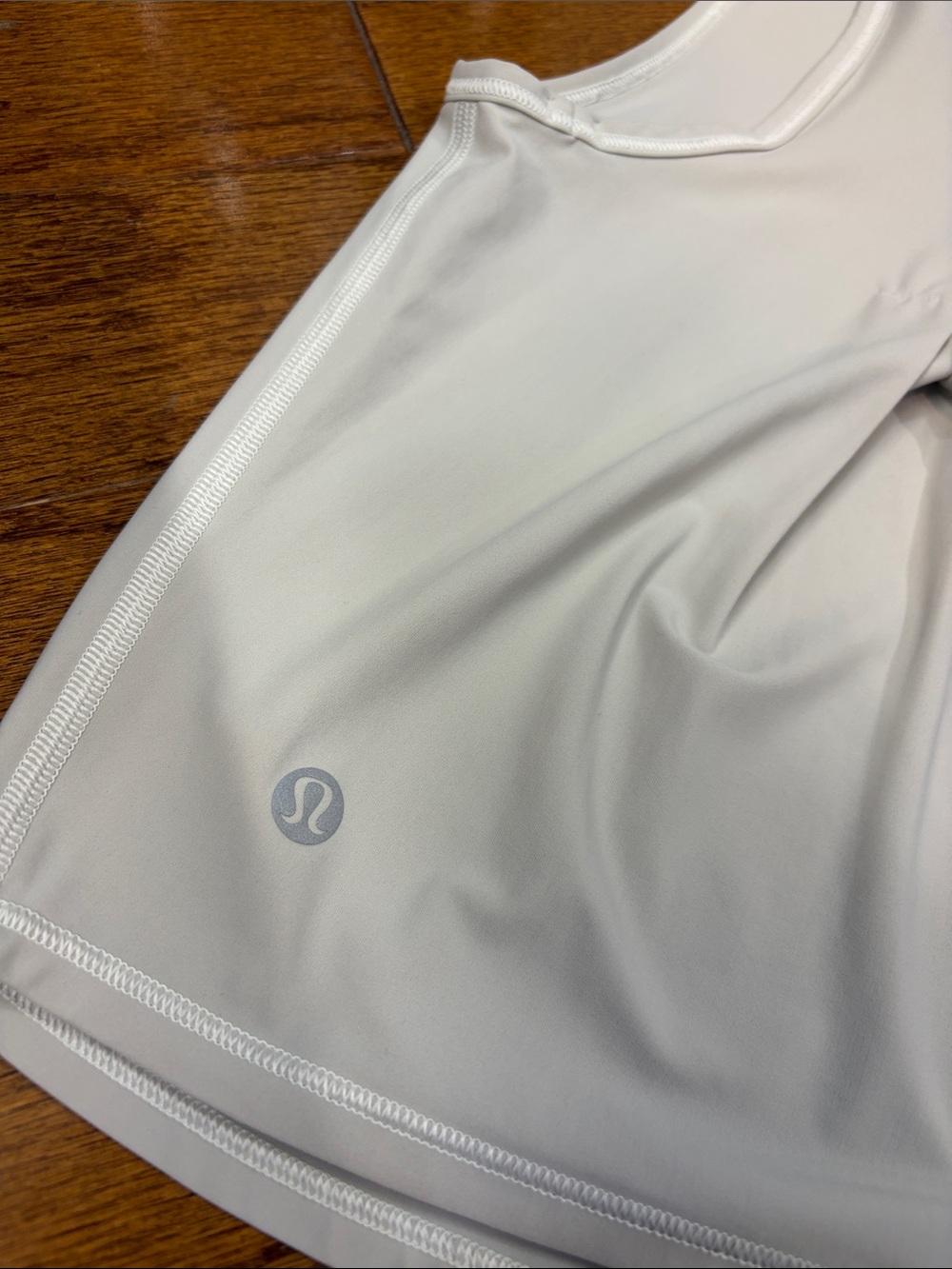 065. Lululemon Sculpt Cropped Tank Top
Light Vapor Gray/Silver size 8 - Picture 8 of 12